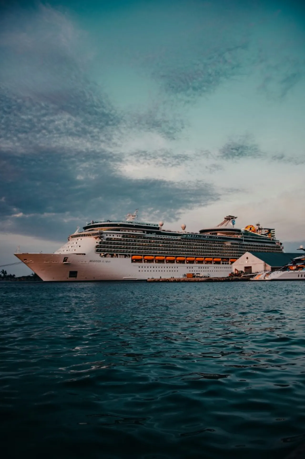 about global cruise